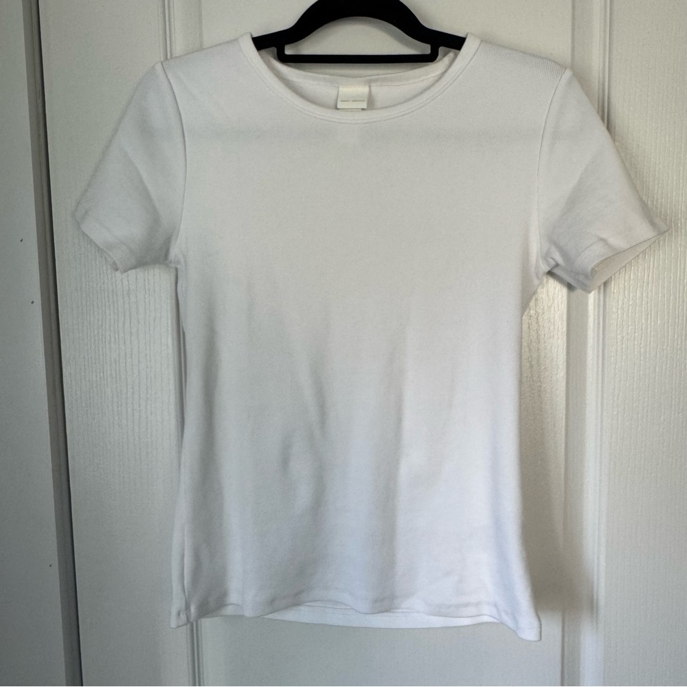 NWOT H&M Woman’s’ White Fitted Short Sleeve Stretchy T-Shirt Size L